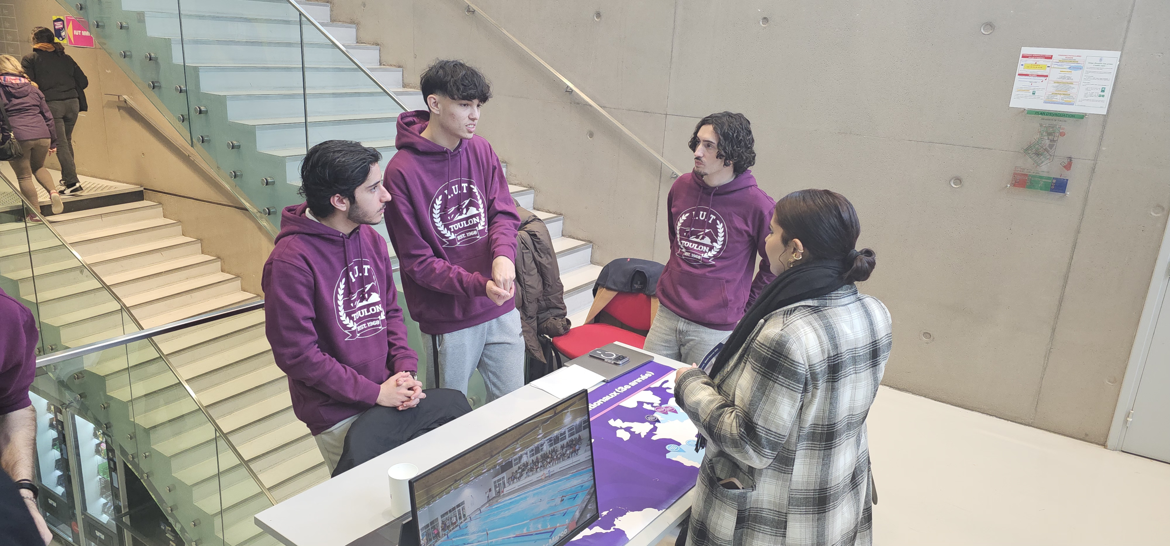 Stand accueil étudiants MMI